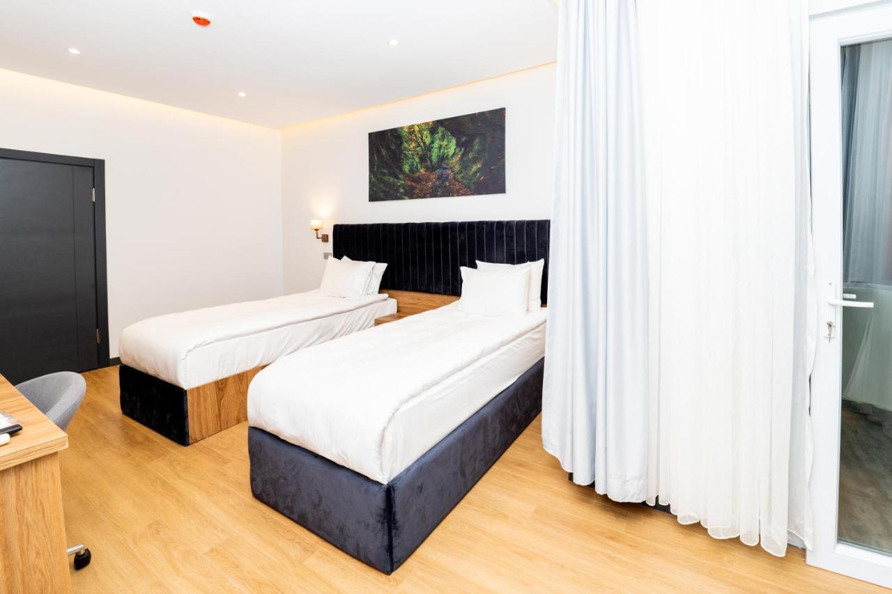 Business Life Hotel Bakirkoy Istanbul Bagian luar foto